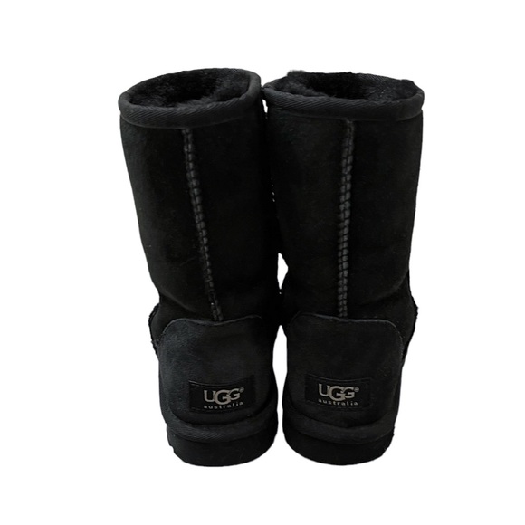Ugg Classic Short II Boots - Picture 5 of 10